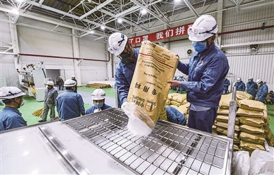 戰(zhàn)疫情 為了口罩,我們拼了